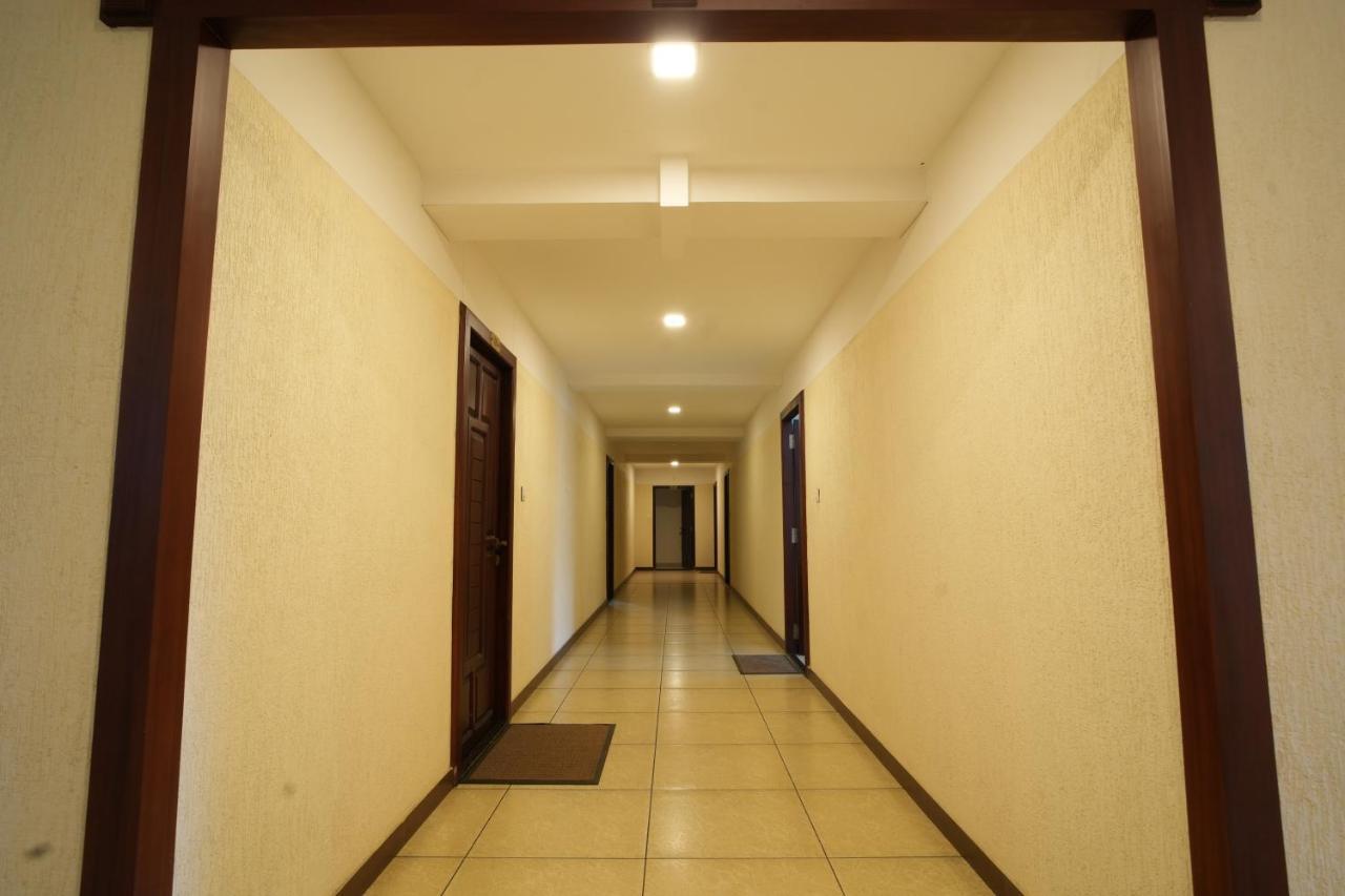 K V Suites Kochi Buitenkant foto