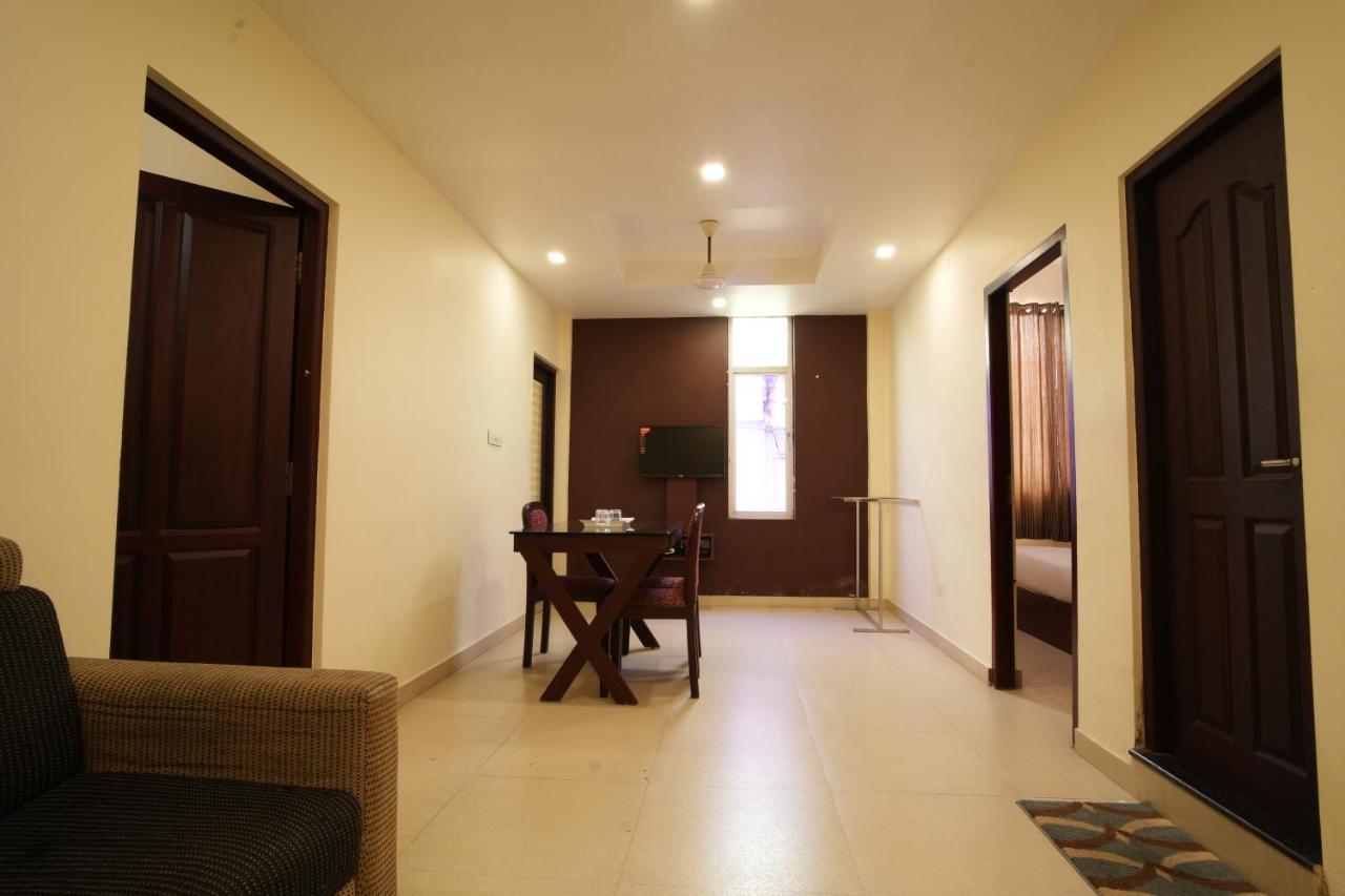 K V Suites Kochi Buitenkant foto