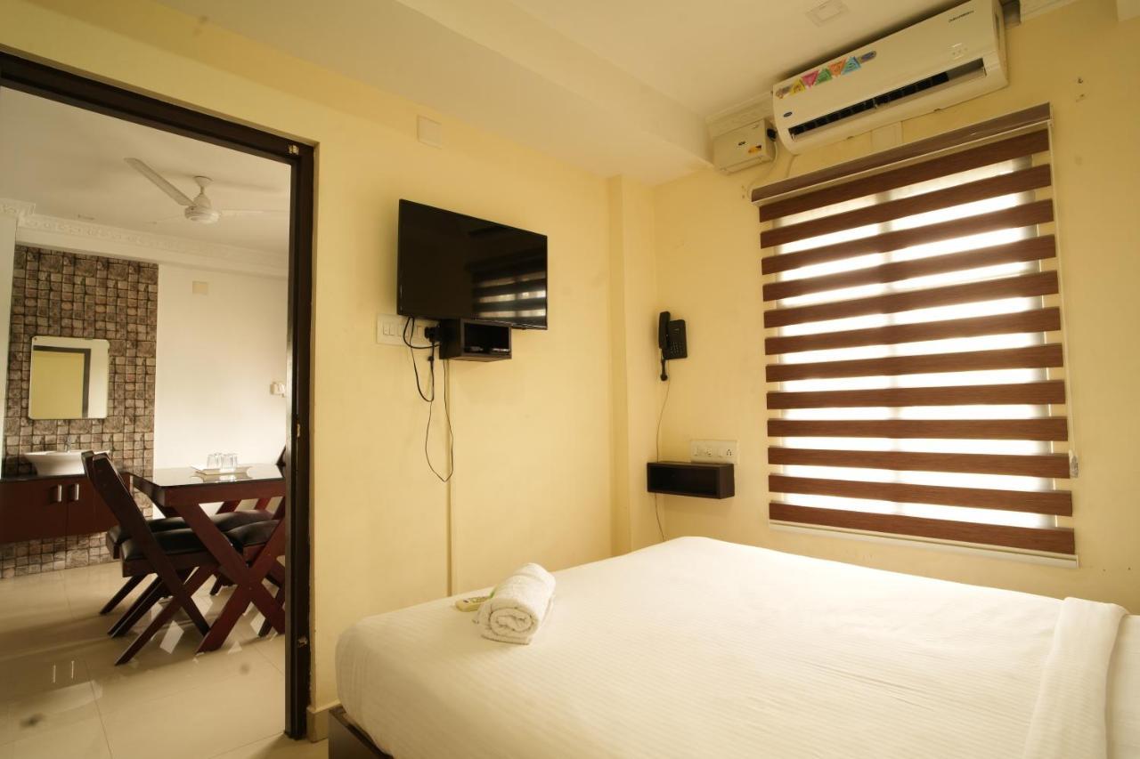 K V Suites Kochi Buitenkant foto