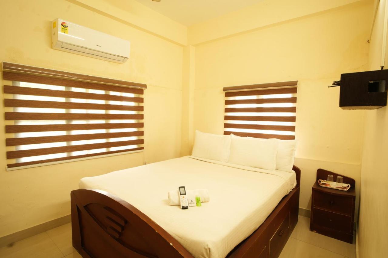 K V Suites Kochi Buitenkant foto