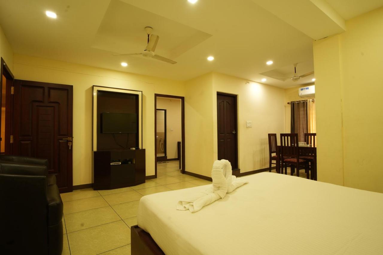 K V Suites Kochi Buitenkant foto