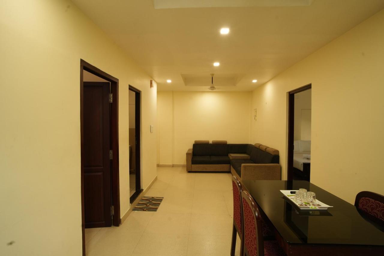 K V Suites Kochi Buitenkant foto