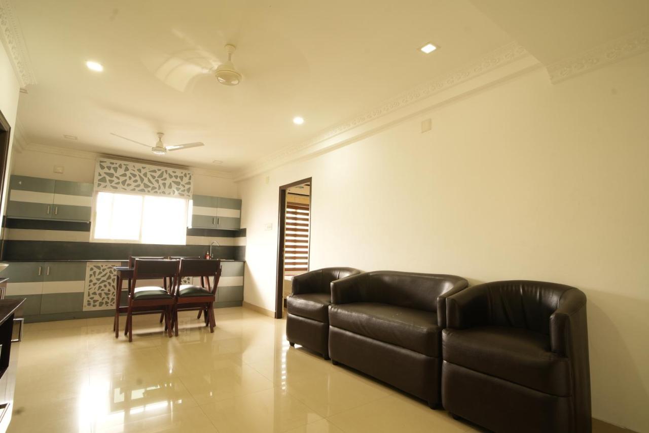 K V Suites Kochi Buitenkant foto