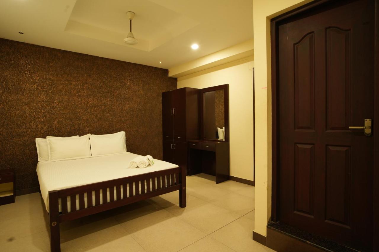 K V Suites Kochi Buitenkant foto