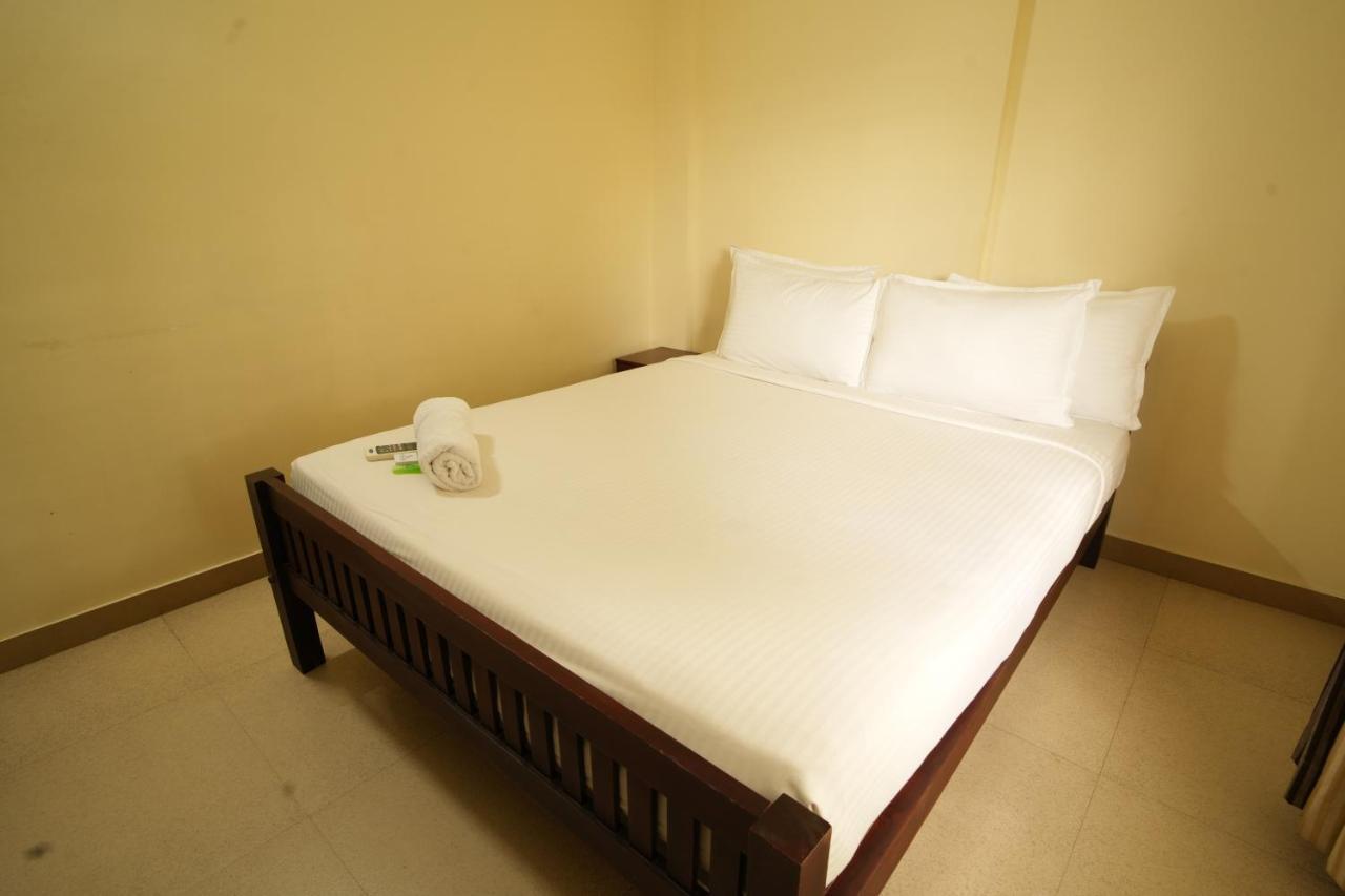 K V Suites Kochi Buitenkant foto
