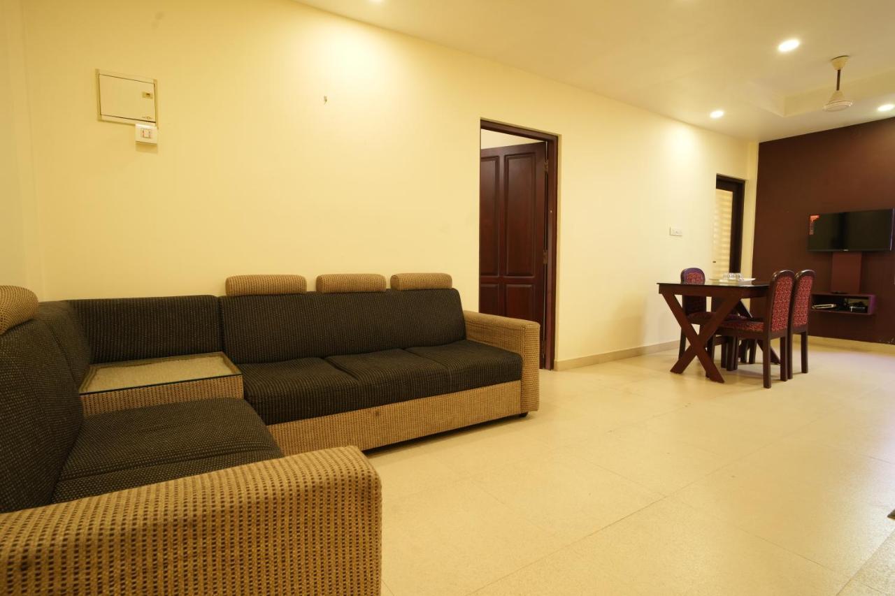 K V Suites Kochi Buitenkant foto