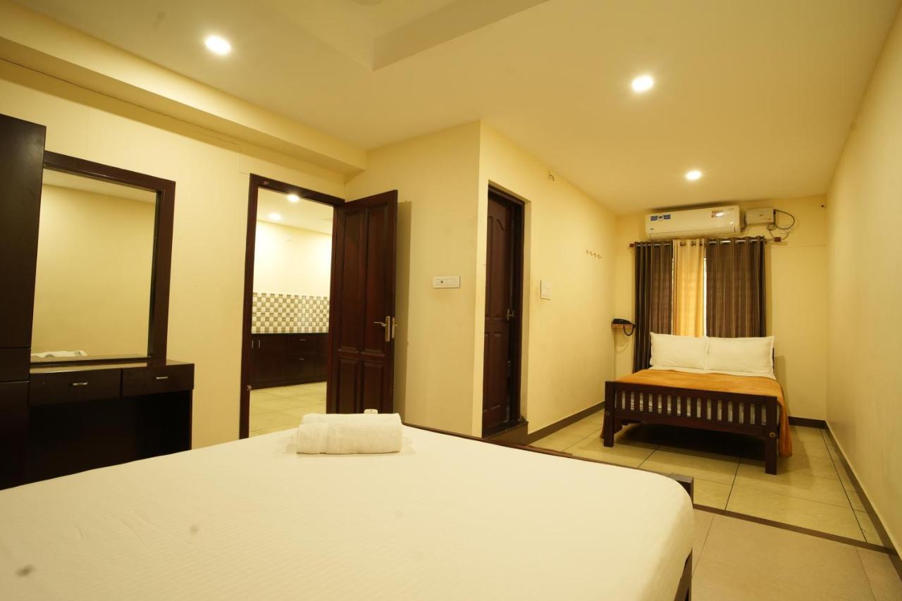 K V Suites Kochi Buitenkant foto
