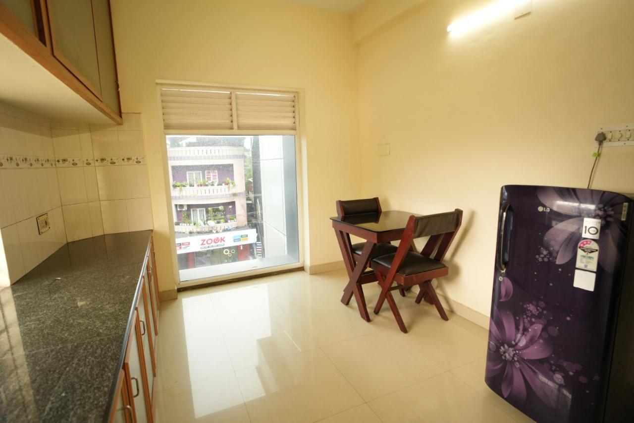 K V Suites Kochi Buitenkant foto