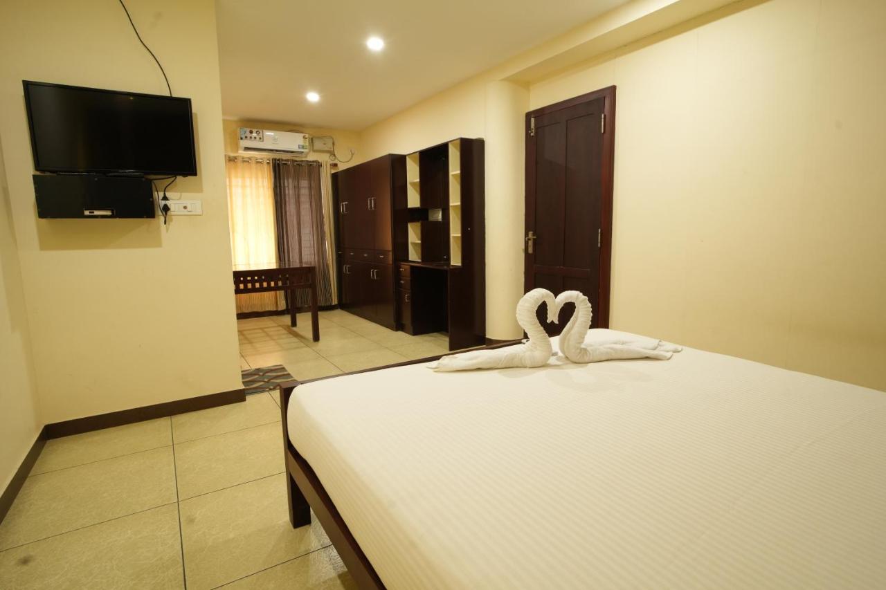 K V Suites Kochi Buitenkant foto