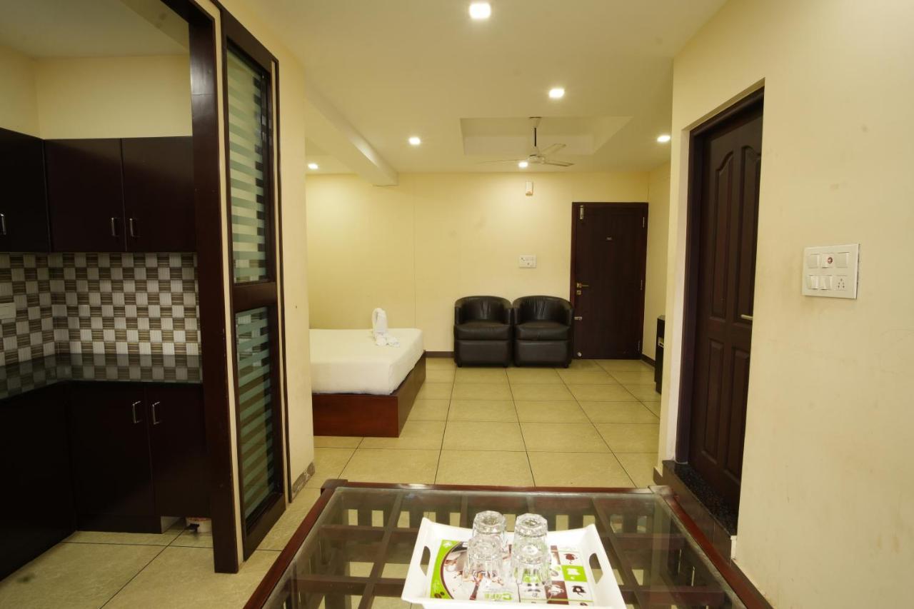 K V Suites Kochi Buitenkant foto