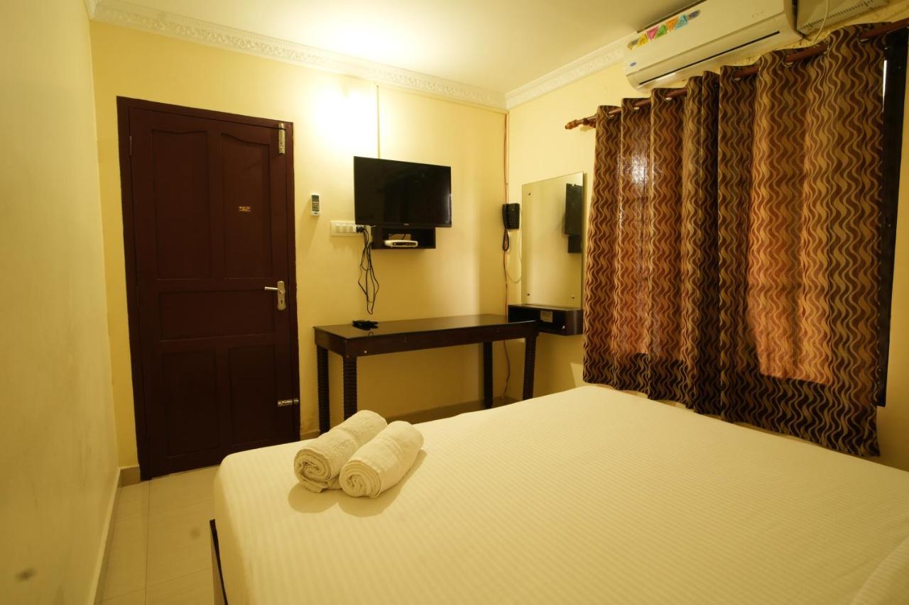 K V Suites Kochi Buitenkant foto