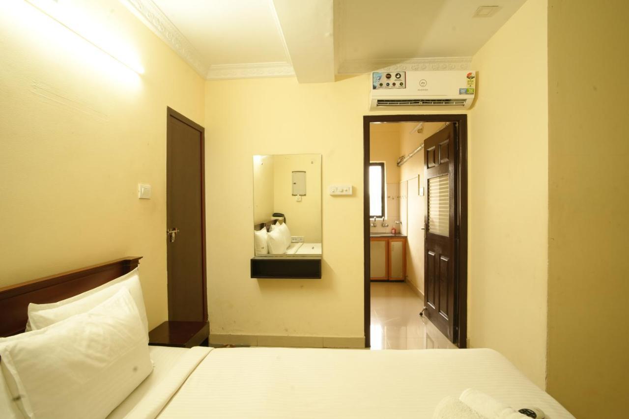 K V Suites Kochi Buitenkant foto