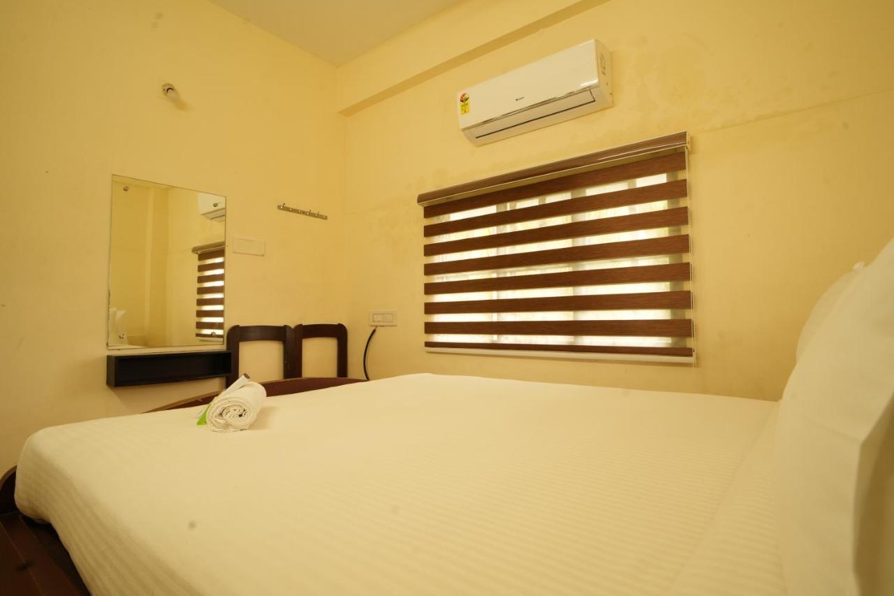K V Suites Kochi Buitenkant foto