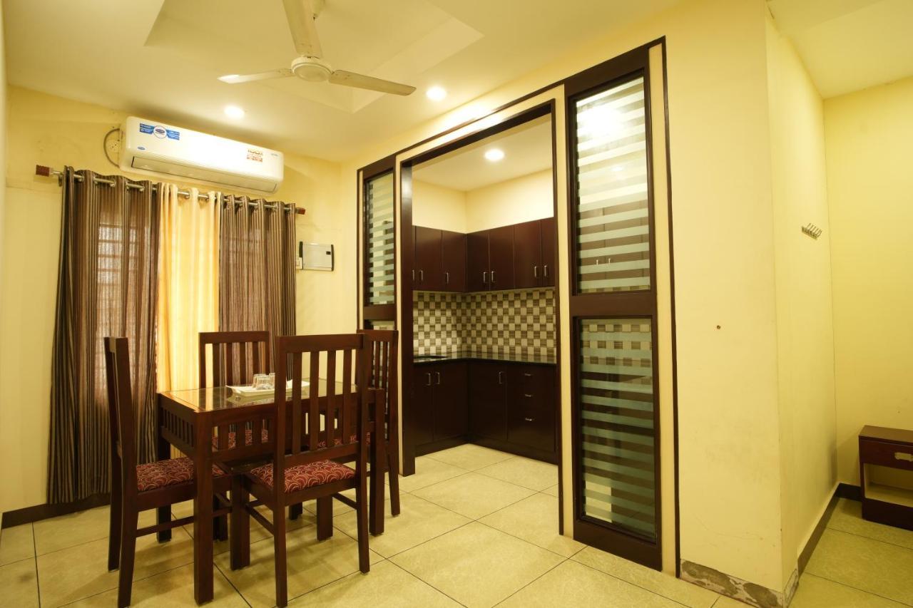 K V Suites Kochi Buitenkant foto