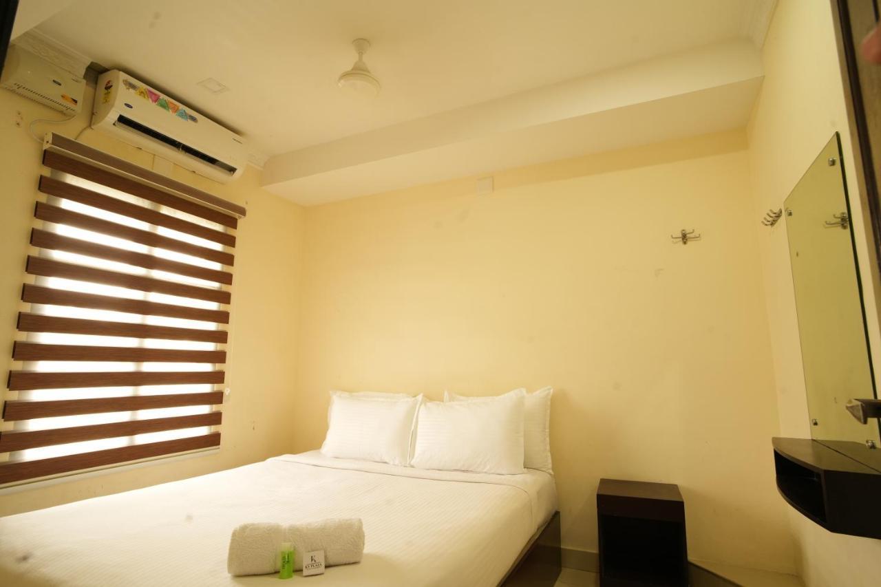 K V Suites Kochi Buitenkant foto