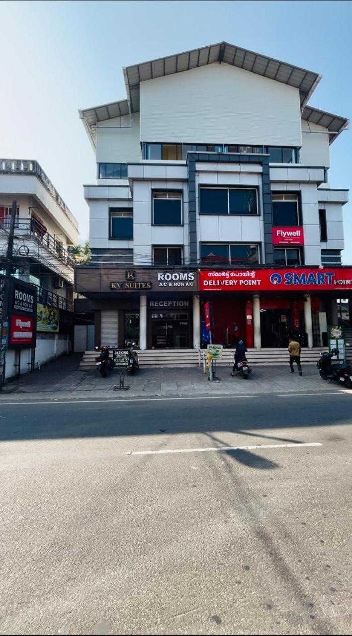 K V Suites Kochi Buitenkant foto