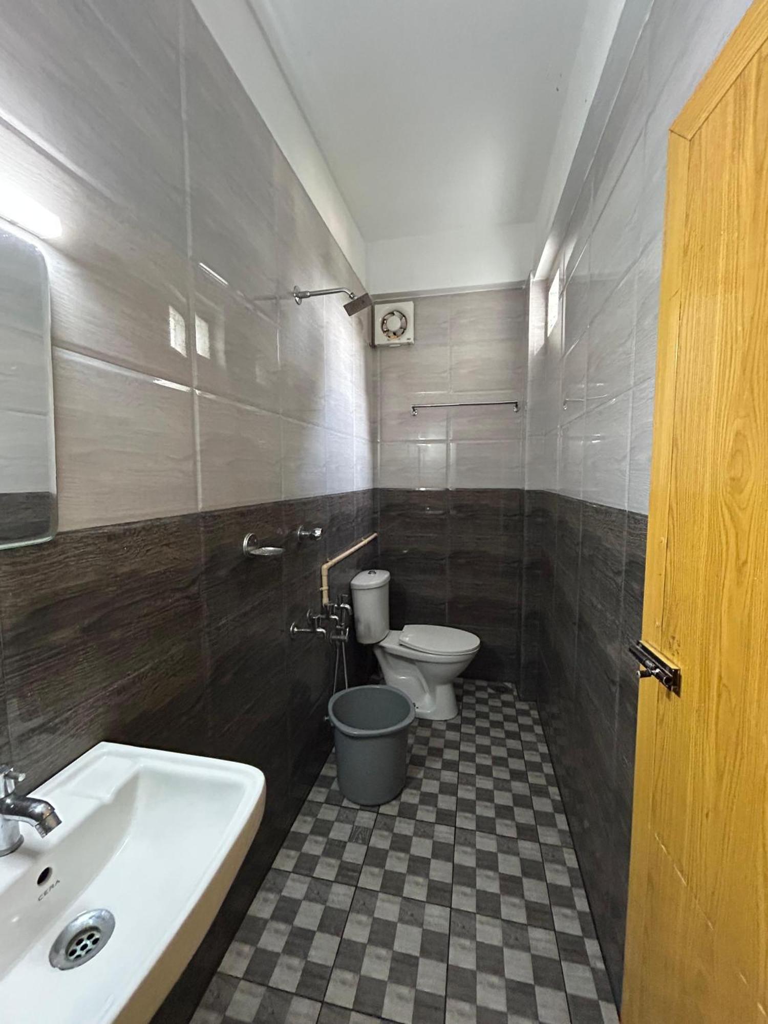 K V Suites Kochi Buitenkant foto